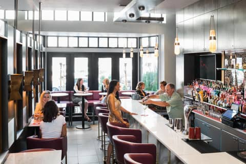 Charlesmark Hotel — lounge