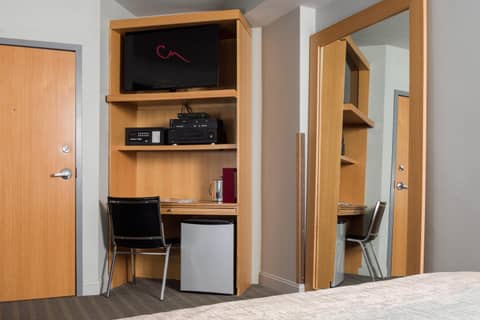 Charlesmark Hotel — hotel room