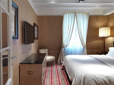 Marquis Faubourg Saint Honoré - Small Luxury hotels of the World — hotel room