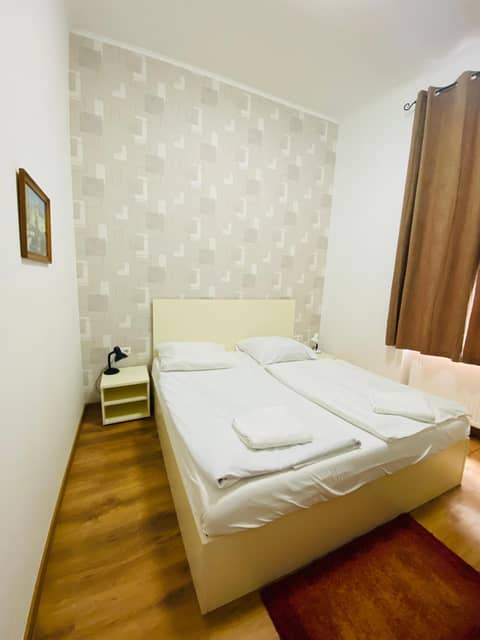 Easy Star Hotel — bedroom