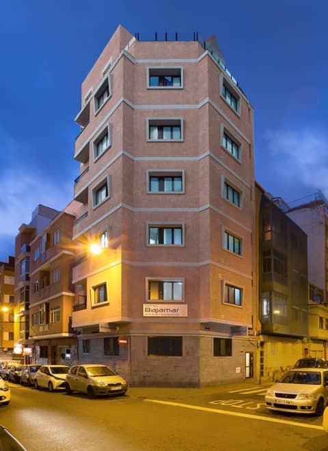 Hotel Apartamento Bajamar — building