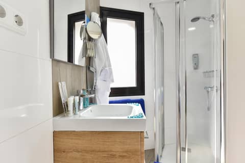 Hotel Apartamento Bajamar — bathroom