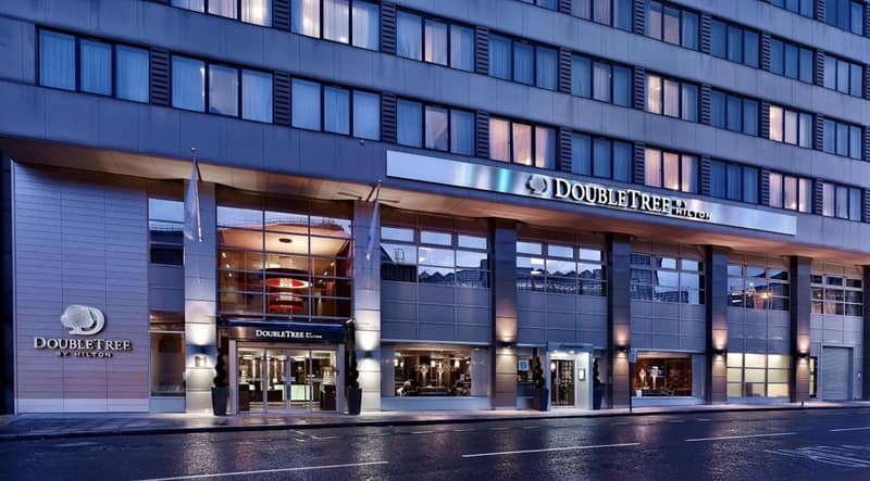 DoubleTree by Hilton London Victoria — building