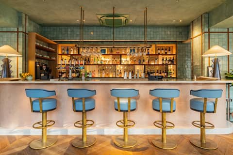 DoubleTree by Hilton London Victoria — hotel reception