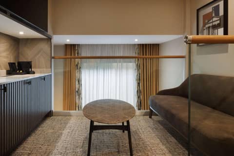DoubleTree by Hilton London Victoria — living room