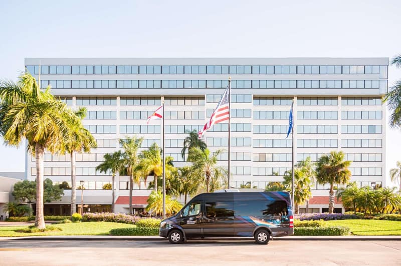 Hilton Palm Beach PBI — building
