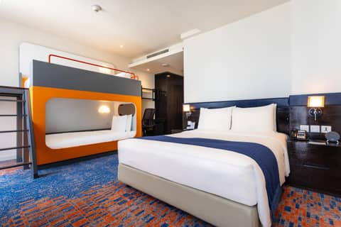 Holiday Inn Express Bangkok Siam by IHG — photo 2