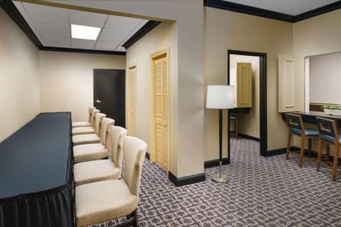 Hilton Charlotte University Place — photo 4
