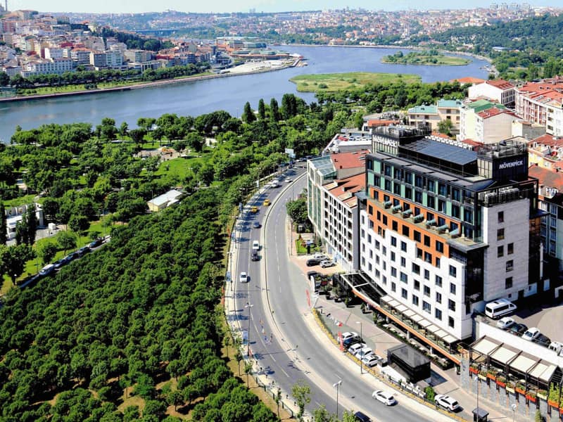 Mövenpick Istanbul Hotel Golden Horn — building