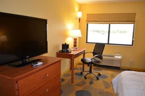 Marble Waters Hotel & Suites, Trademark by Wyndham — photo 4