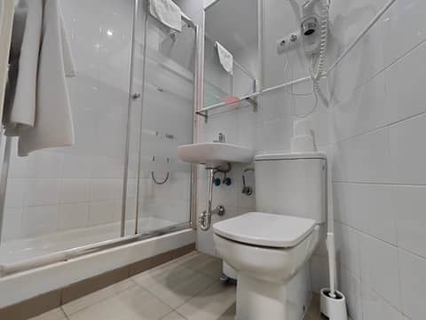 Apartamentos Mayor Centro — bathroom