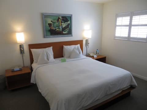 Magic Castle Hotel — hotel room