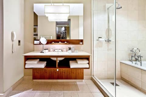 Threadneedles, Autograph Collection — bathroom