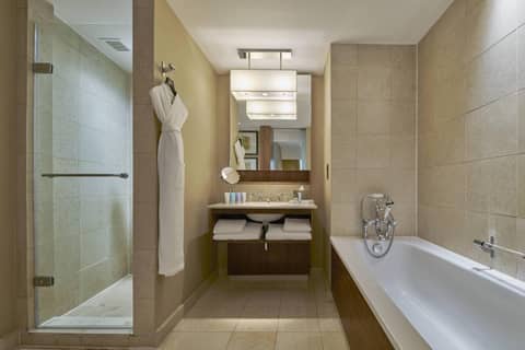 Threadneedles, Autograph Collection — bathroom