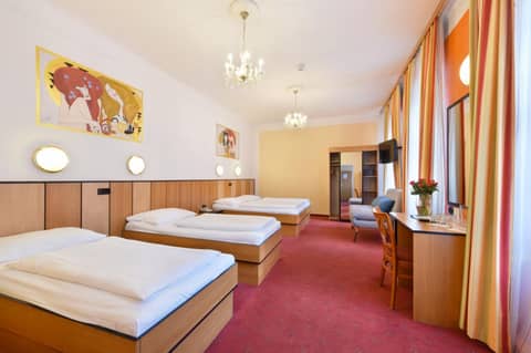 Garten- und Kunsthotel Gabriel City — photo 4
