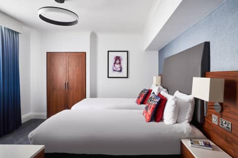 The Cumberland London — hotel room