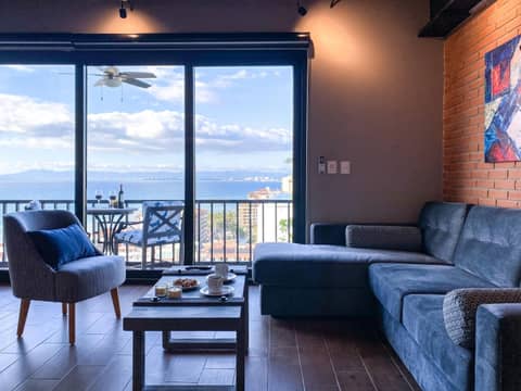 Pinnacle Resorts 179 - Adults Only — hotel room