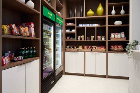 Holiday Inn & Suites Montreal Airport by IHG — photo 8