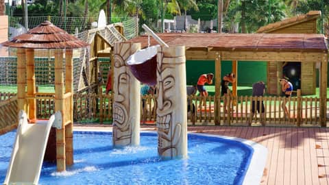 Servatur Waikiki — activities & amenities