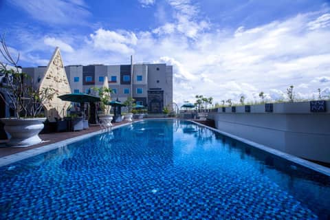 ibis Yogyakarta Adi Sucipto — recepcion & lobby
