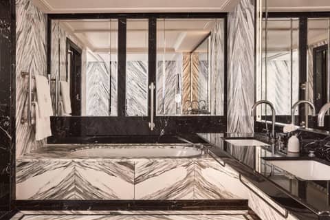 Claridge's, Maybourne — bathroom