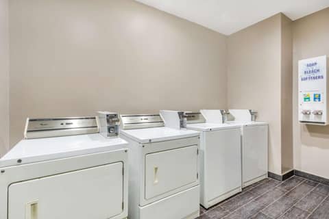 Comfort Inn & Suites North Charleston - Northwoods — photo 9