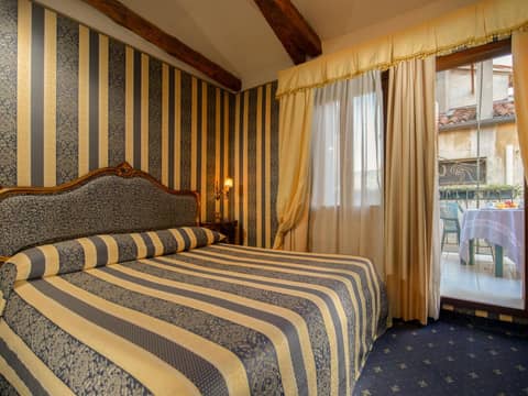 Centauro Hotel — hotel room