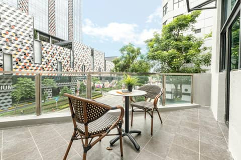 Owen House by Hmlet — photo 7