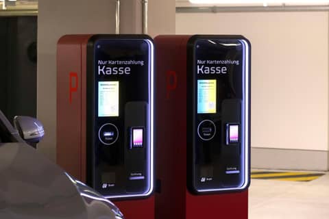 Scandic Hamburg Emporio — parking