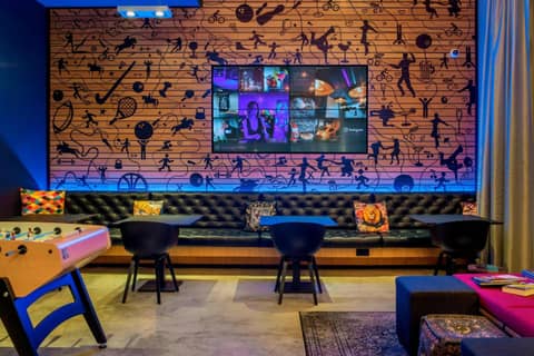 Moxy London Stratford — lounge