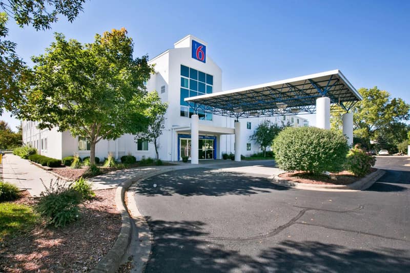 Motel 6-Brooklyn Center, MN - Minneapolis — building