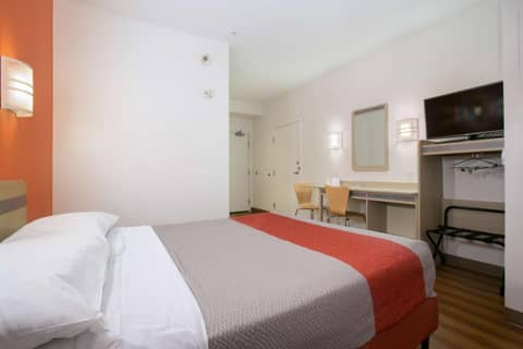 Motel 6-Brooklyn Center, MN - Minneapolis — photo 3