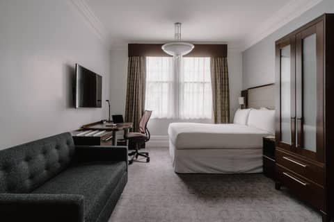 Club Quarters Hotel Trafalgar Square, London — hotel room
