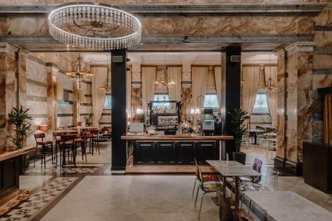 Club Quarters Hotel Trafalgar Square, London — hotel reception