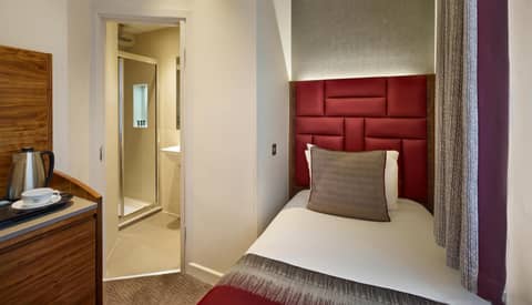 Norfolk Towers Paddington — hotel room