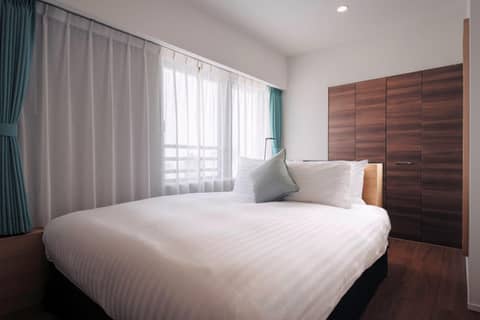 Oakwood Apartments Nishi-Shinjuku Tokyo — hotel room
