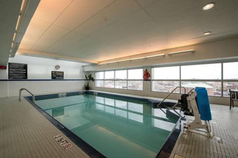 Hampton Inn & Suites Boston Crosstown Center — recepcion & lobby