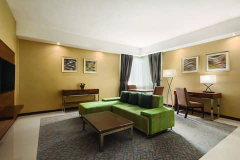 Howard Johnson by Wyndham Abu Dhabi — hotel room