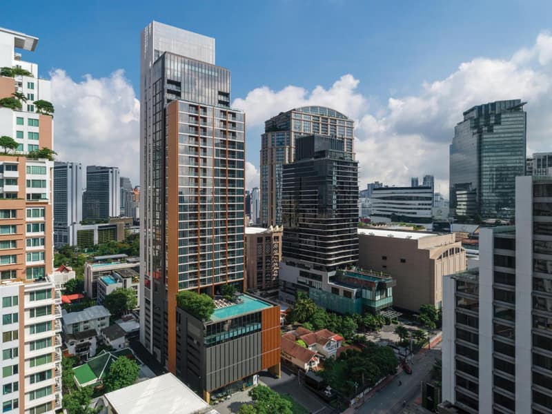 Oakwood Suites Bangkok — building