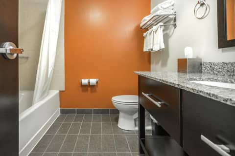 Sleep Inn & Suites And Conference Center Downtown — photo 5
