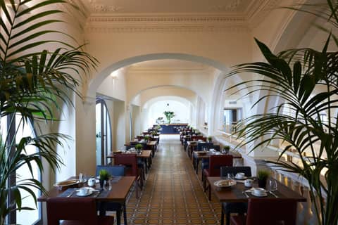 Hotel The Building — dining
