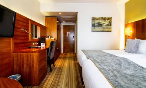 Blakemore Hyde Park — hotel room