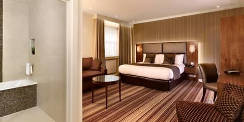 Blakemore Hyde Park — hotel room