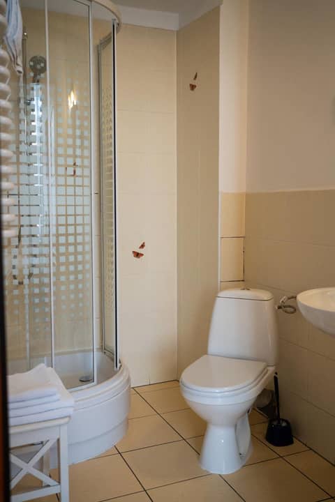 Kolory Guest House — bathroom
