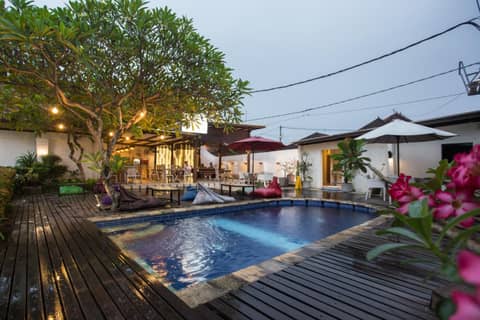 Bali Breezz Hotel — recepcion & lobby
