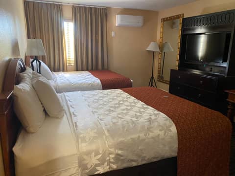 Lemon Tree Hotel and Suites — photo 3