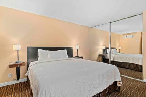 Lemon Tree Hotel and Suites — photo 5