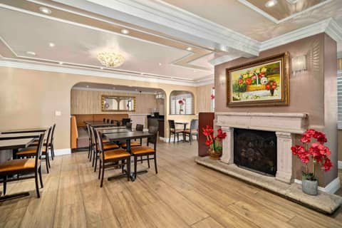 Lemon Tree Hotel and Suites — photo 7