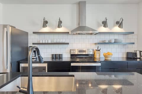 The Carter by AvantStay – Spacious Stay Near Downtown — photo 5