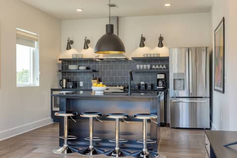 The Carter by AvantStay – Spacious Stay Near Downtown — photo 9